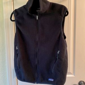 Mens Black Patagonia zippered vest. Size Small like new